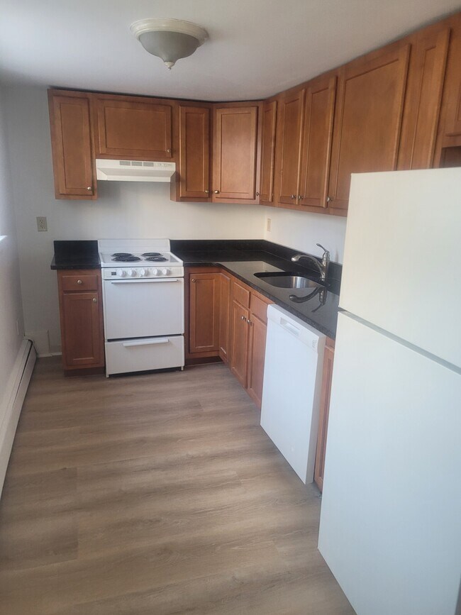 Building Photo - 10 Symphony Rd Rental