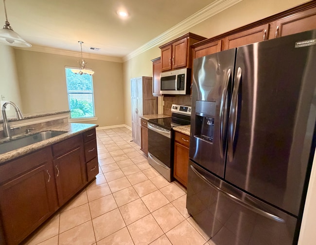 Photo - 212 Chevalier Blvd