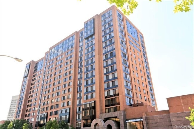 Building Photo - 4 Martine Ave Unit 821 Rental