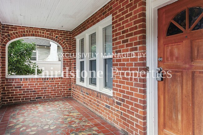 Photo - 7656 Laura St N