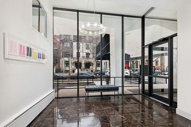 Photo - 1330 N Dearborn