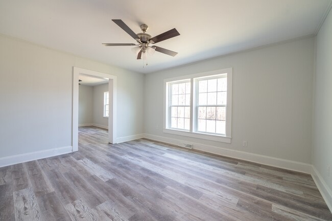 Photo - 1437 Briarcliff Dr