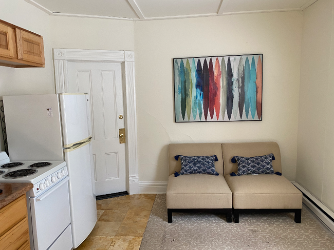 Photo - 1008 E Republican St Apartment Unit 3