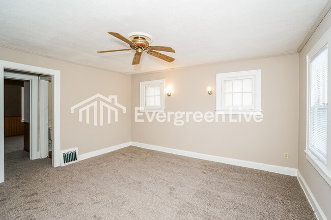 Photo - 4633 N 56th St