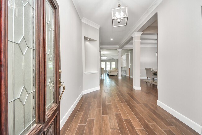 Photo - 18027 Parkwille Ln