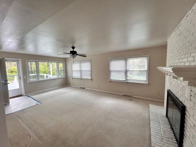 Photo - 645 Valley Rd