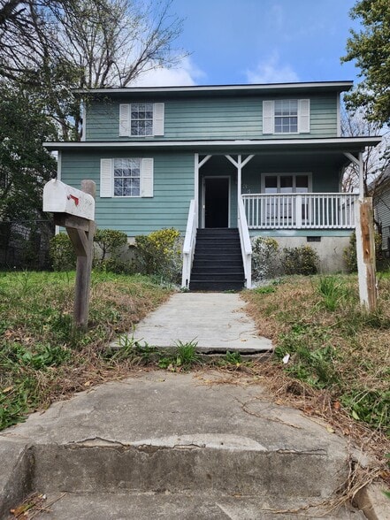 1347 Jackson St
