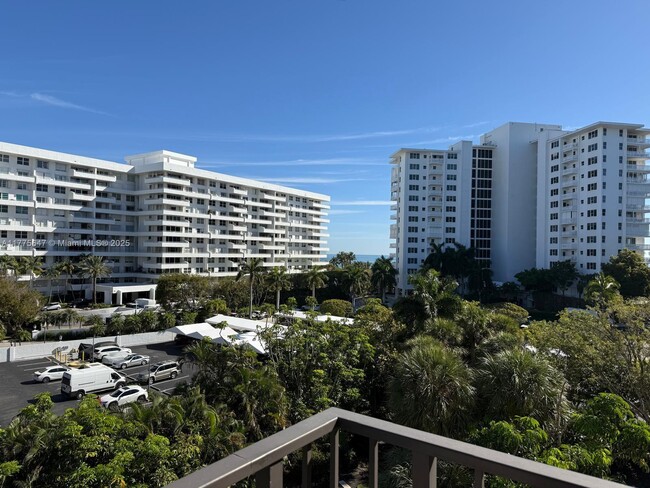 Building Photo - 251 Crandon Blvd Unit 409 Rental