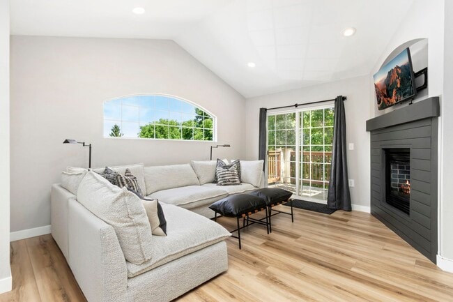 Photo - 3002 W Elizabeth St Unit 22F