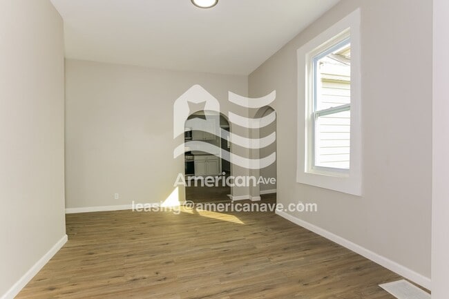 Photo - 3665 Robert Ave