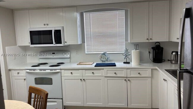1120 NE 24th St Unit 1