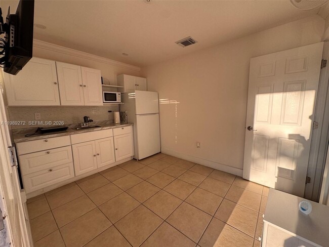 Photo - 842 SW 89th Ave Unidad B