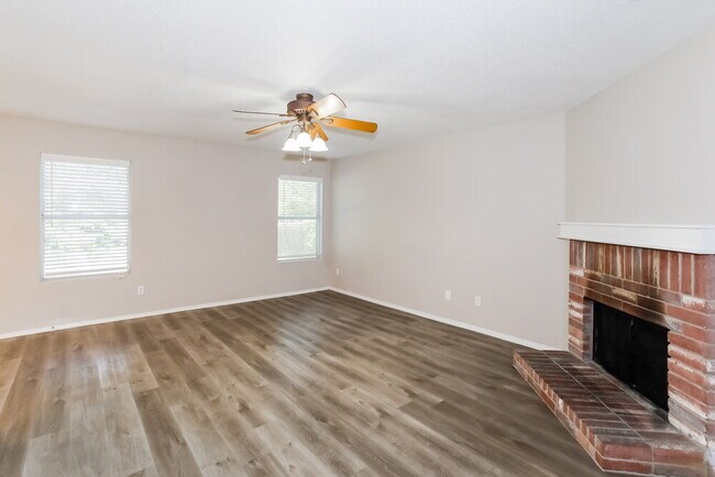 Photo - 9404 Glen Falls Ln