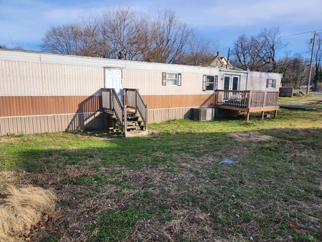 Building Photo - 9751 Winchester Ave