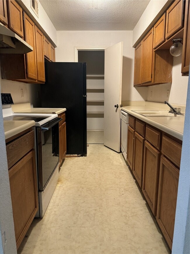 Building Photo - 9700 Leawood Blvd Unit 2102 Rental