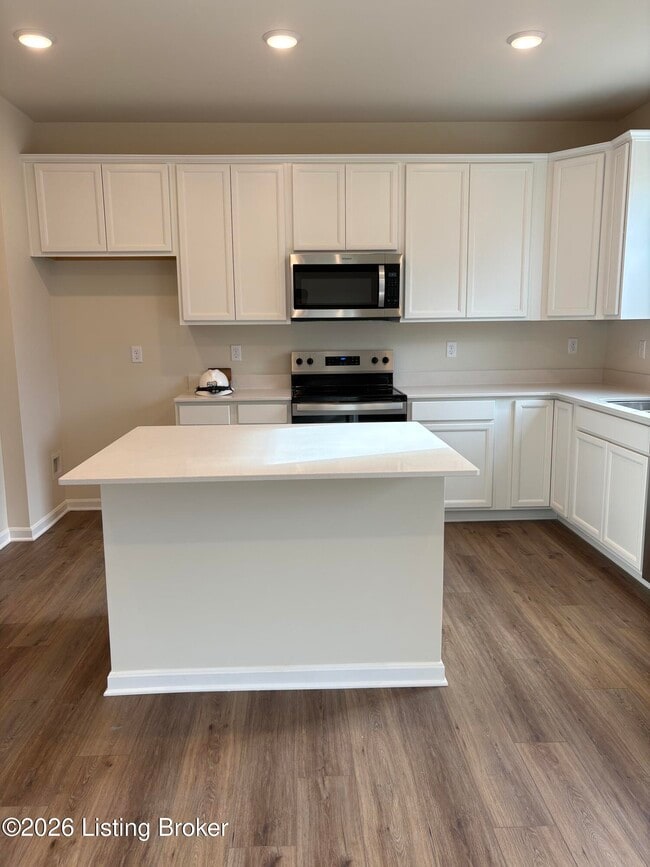 Photo - 2013 Lyndon Green Cir