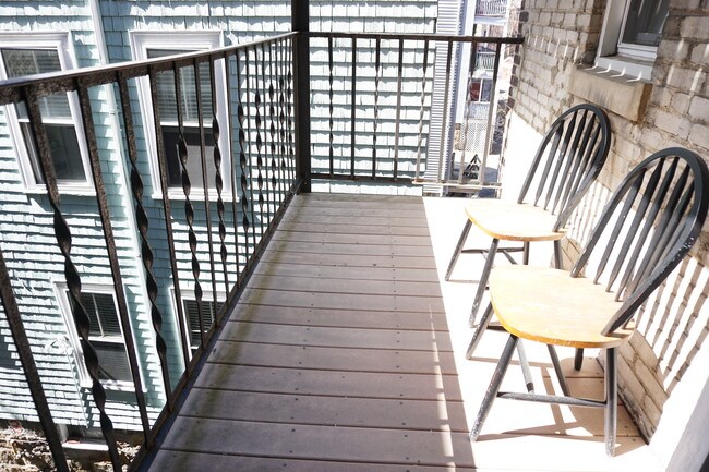 Photo - 170 Kelton St