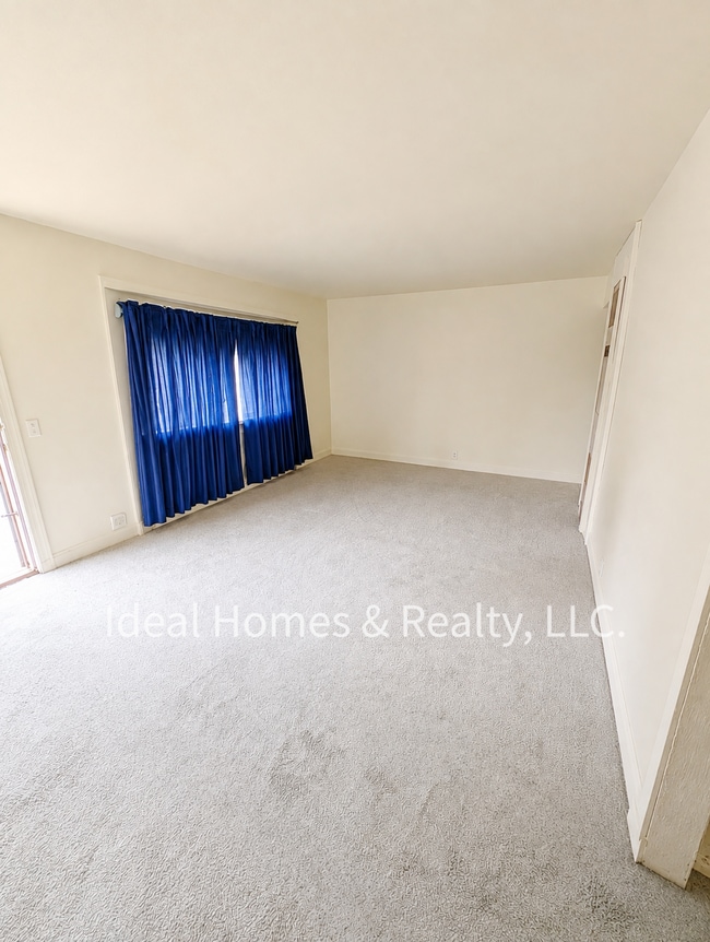 Photo - 3061 Raywood St