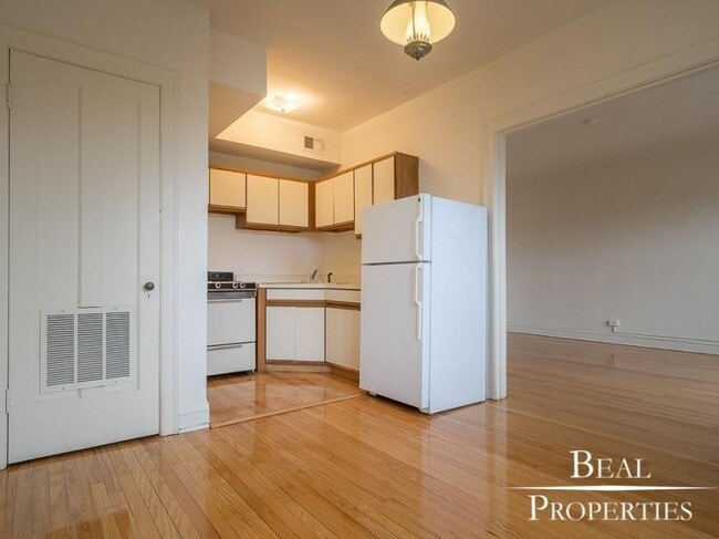 Photo - 1 bedroom in GLENCOE IL 60022 Unit 10