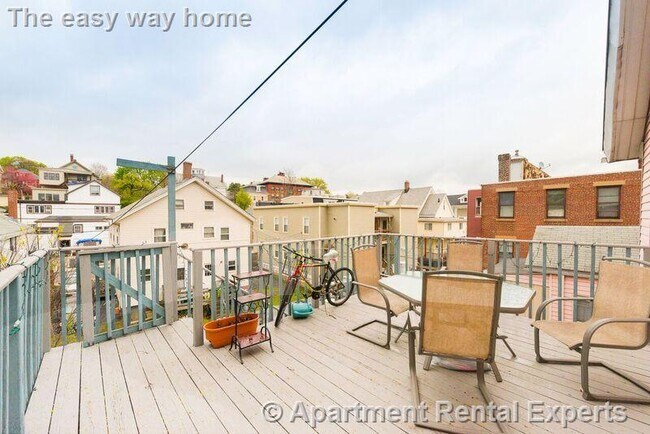 Photo - 585 Somerville Ave Unidad #A-1