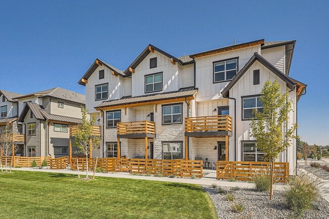 Photo - 2502 Colt Wy