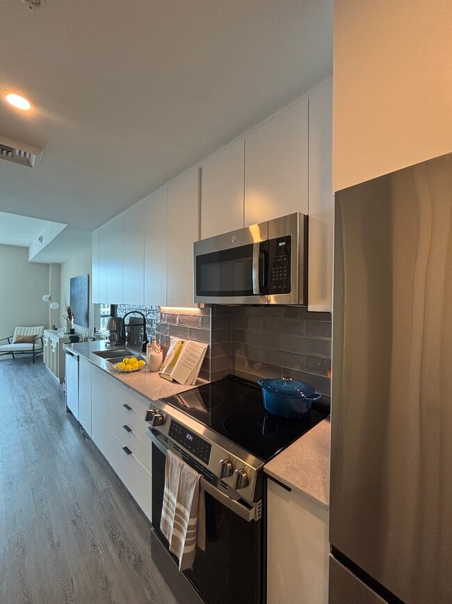 Photo - 60 NW 31st St Unidad S18