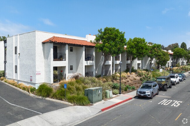 Apartamentos Silverado - Silverado Apartments, a 55+ Community
