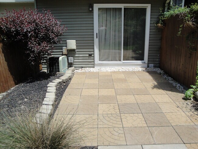 Photo - 2207 Hawthorne Drive