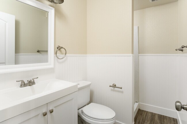 Photo - 719 Chestnut St