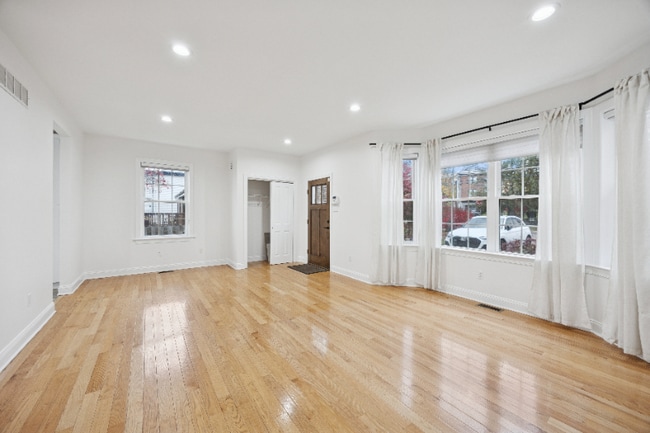 Photo - 7518 Lawn St