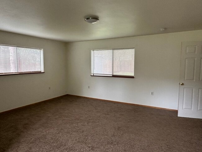 Photo - 4290 Lake Shore Dr