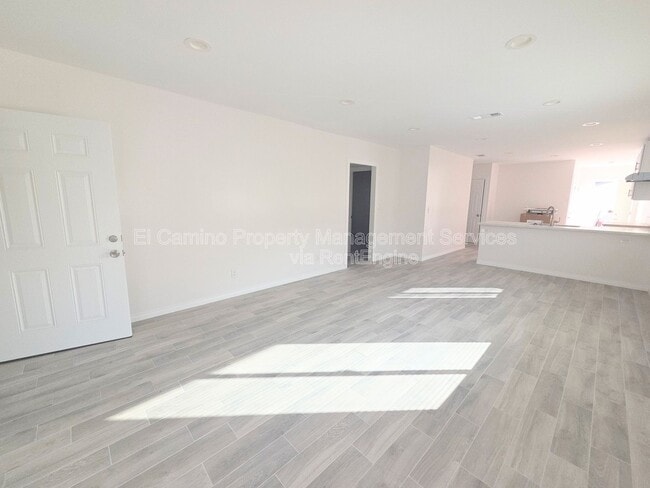 Photo - 4064 E 60th St