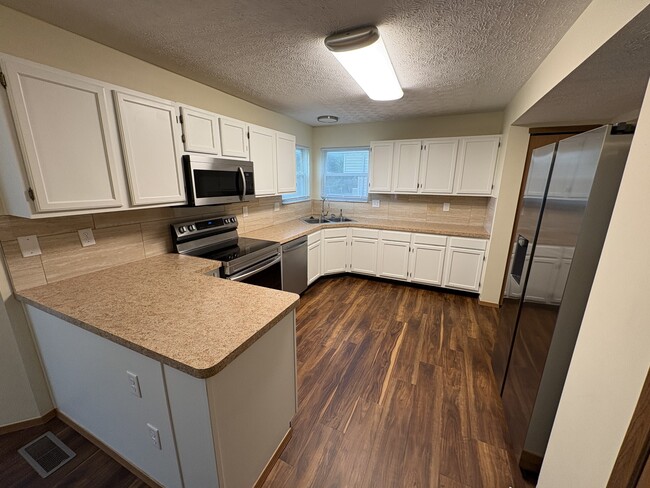 Building Photo - 7459 Brown Deer Dr Rental