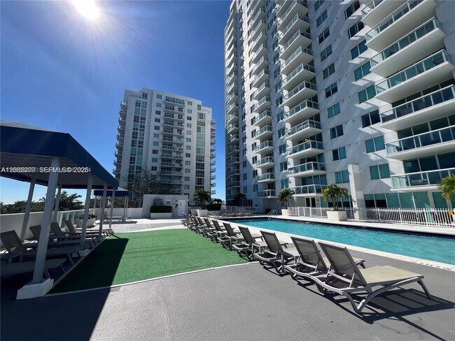 Photo - 1861 NW S River Dr Unit 804