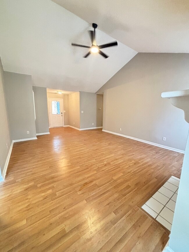 Photo - 180 Saint James Pl