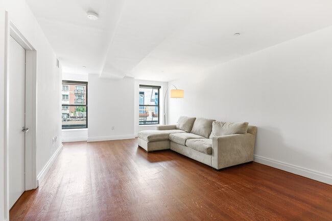 Building Photo - 257 W 117th St
