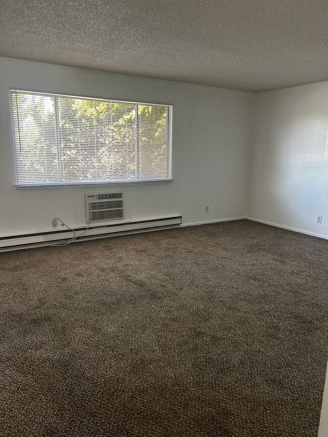 Building Photo - 333 Poplar St Unit 21