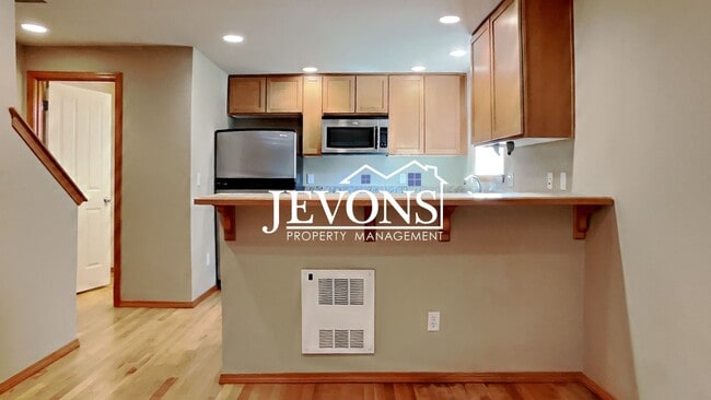 Photo - Charming two-story condo with two master suites - Pet Friendly!