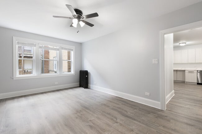 Photo - 1611 W Juneway Terrace Unit 1F
