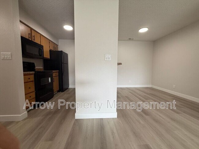 Photo - 2330 N 44th St Unit 3