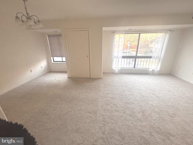 Photo - 8865 Roll Right Ct Unidad J