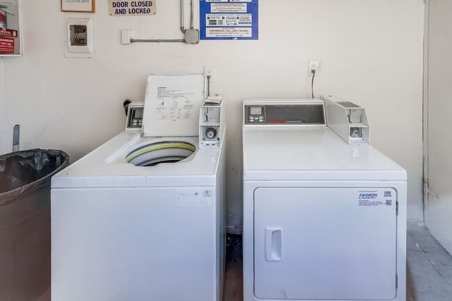 Photo - Apartment Building in Park Mesa Heights wi...