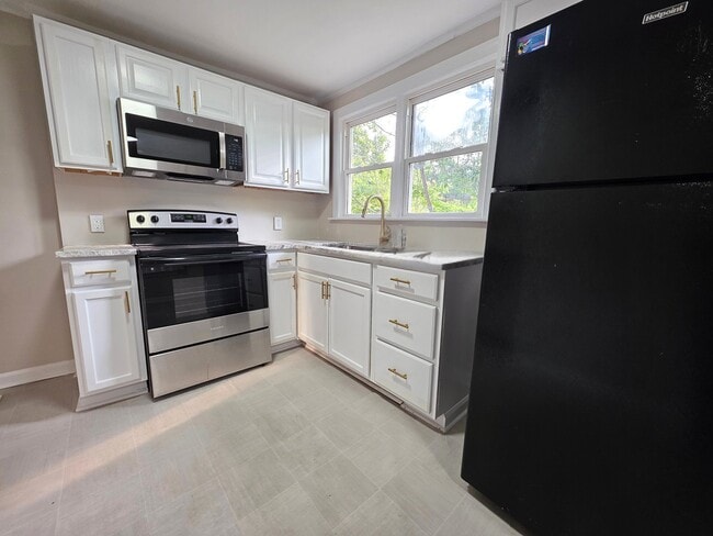 104 Archdale Dr