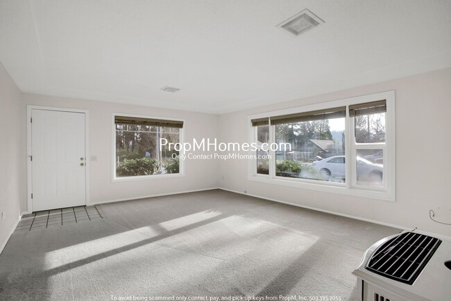 Photo - Cozy Two Bedroom Home in Willamette on a Massive Lot!