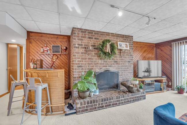 Photo - 2028 Upper Lake Dr