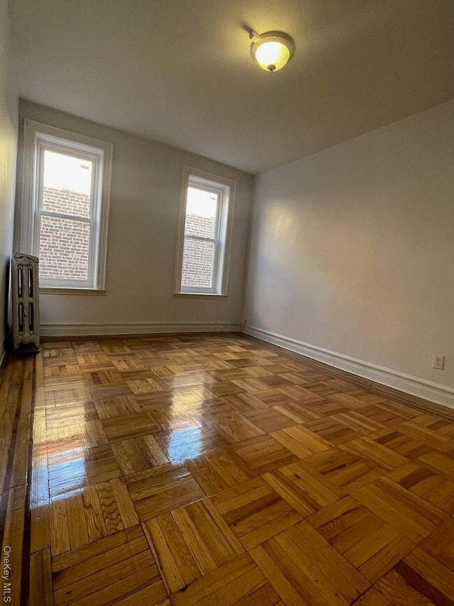 Photo - 660 Hemlock St