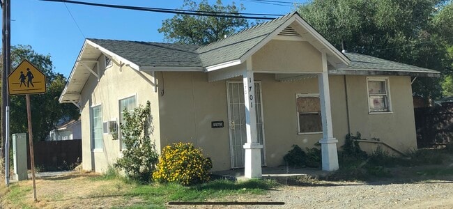 Photo - 1701 Solano St