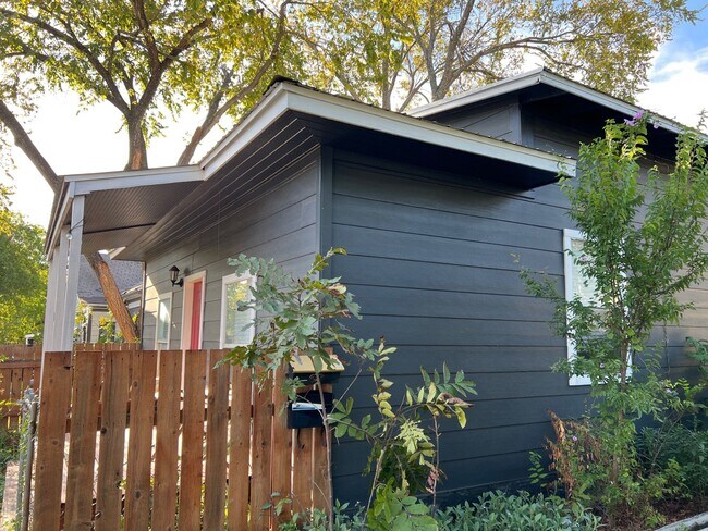 Photo - 611 Nelray Blvd