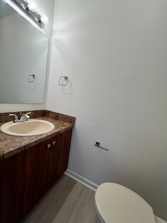 Photo - 2896 Edgehill Ln