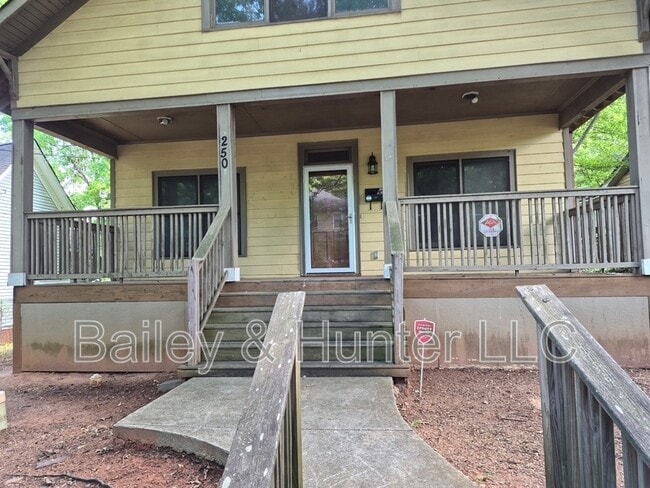 Building Photo - 250 Hendrix Ave SW